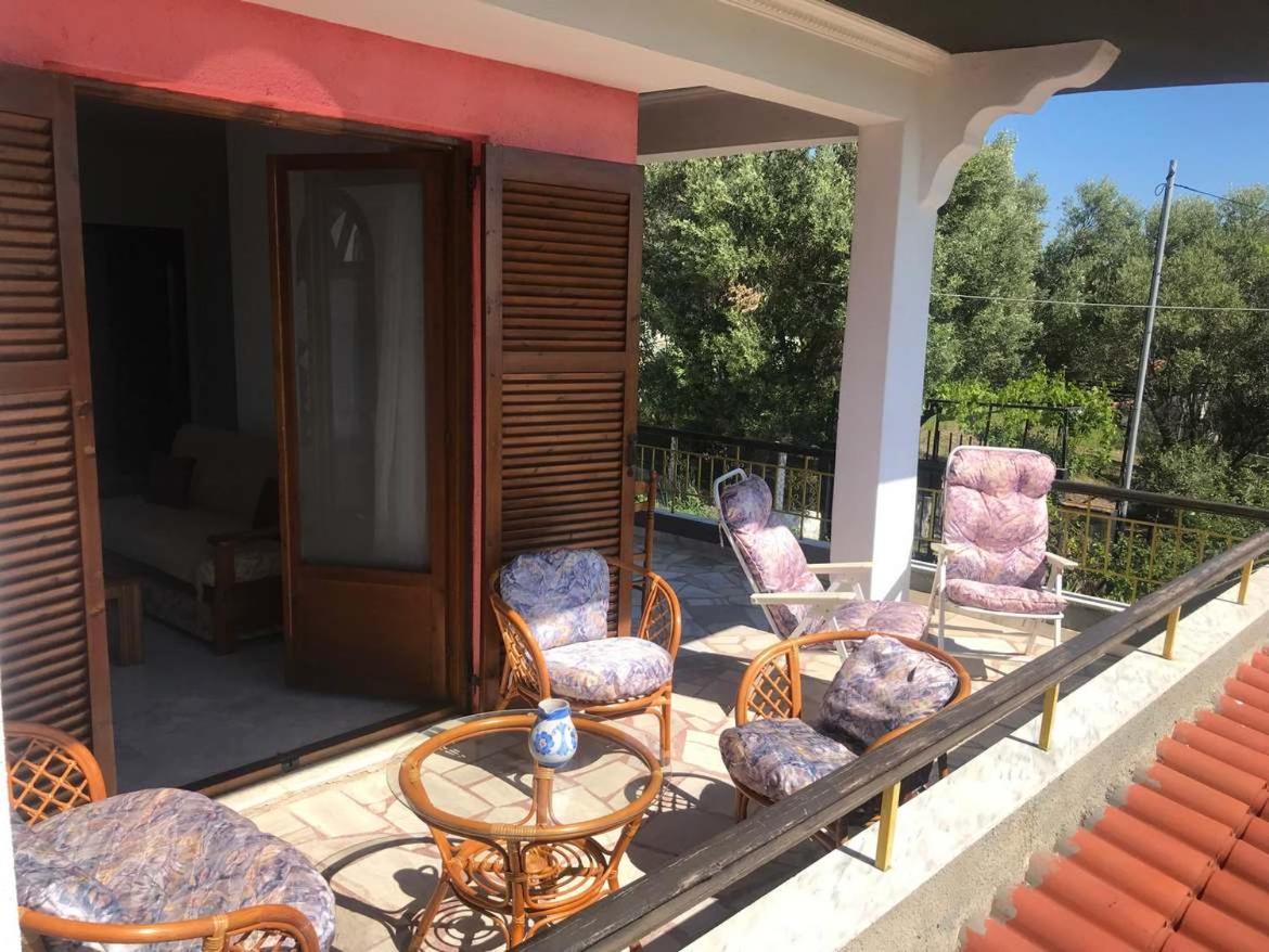 Great First Floor Appartment With View Nea Kallikrateia Exterior foto